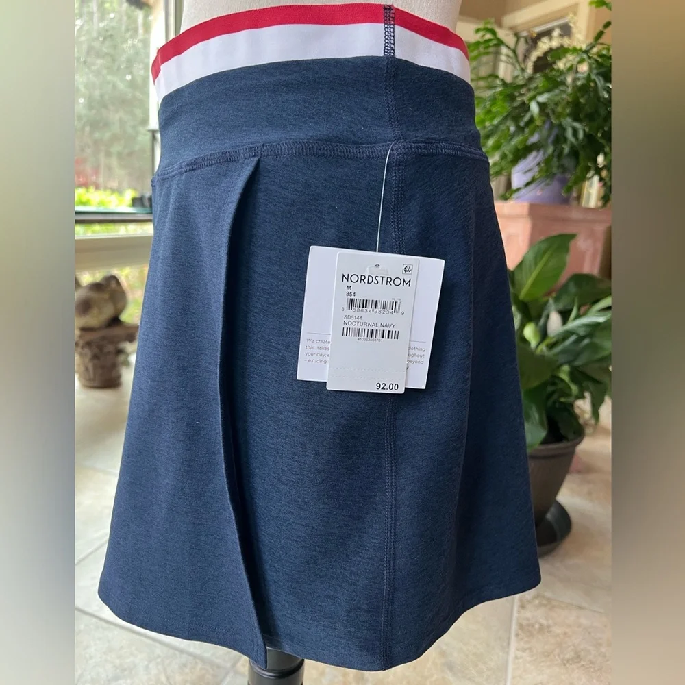 Beyond Yoga Navy Skort, size M, NWT.